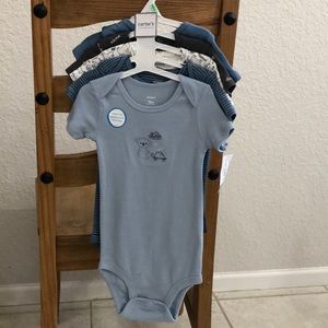 NWT 5 pack of onsies size 18 months on hanger